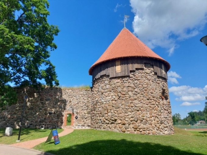 Livonijas ordeņa pilsdrupas Alūksnē